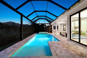 Unclassified image, 3 of 47, button