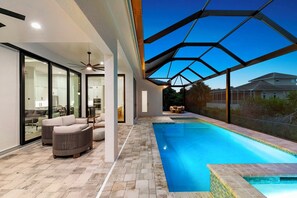 Unclassified image, 5 of 47, button