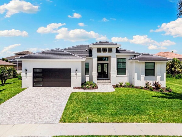 Unclassified image, 1 of 47, button