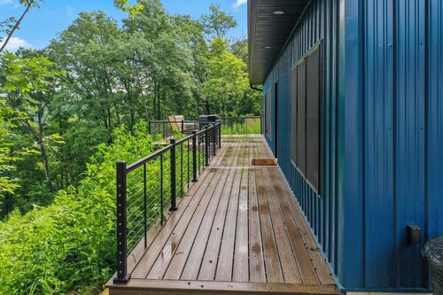 Brand new modern cabin with beautiful river view.