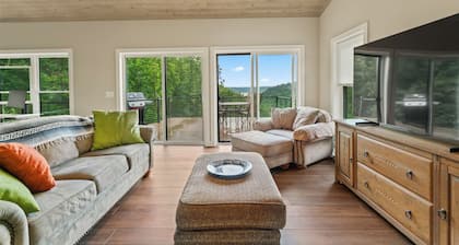 Brand new modern cabin with beautiful river view.