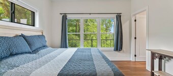 Brand new modern cabin with beautiful river view.