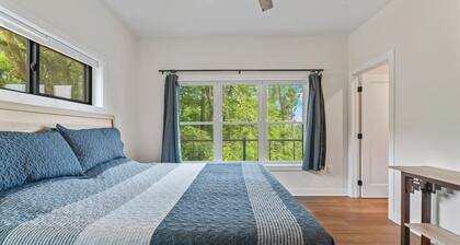 Brand new modern cabin with beautiful river view.