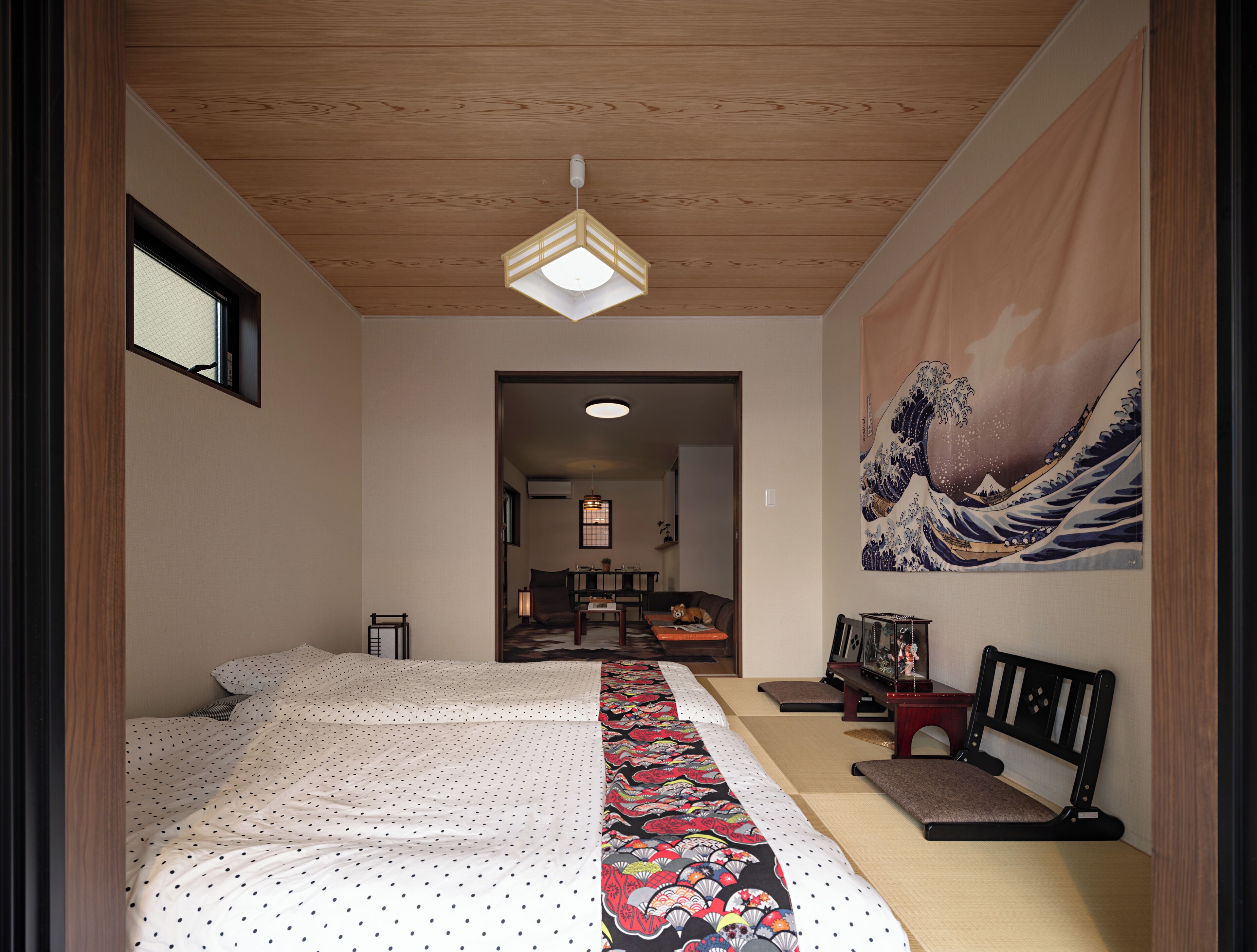 4 bedrooms, iron/ironing board, WiFi