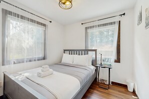 1 bedroom, internet, bed sheets