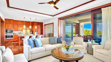 Condo (3 Bedrooms) | Living room | TV