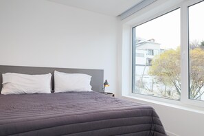 1 bedroom, iron/ironing board, Internet, bed sheets