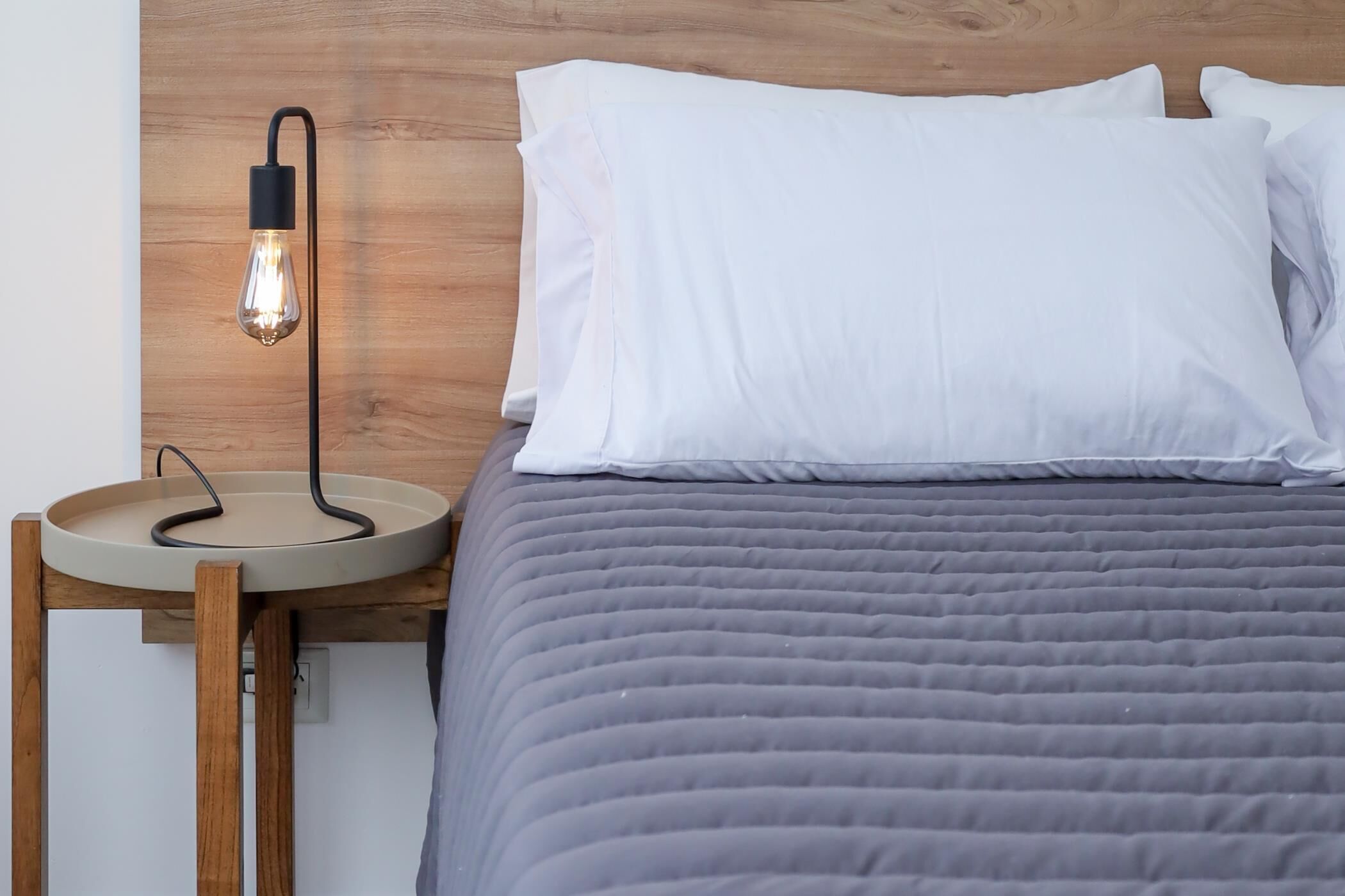 1 habitación, tabla de planchar con plancha, internet y ropa de cama 