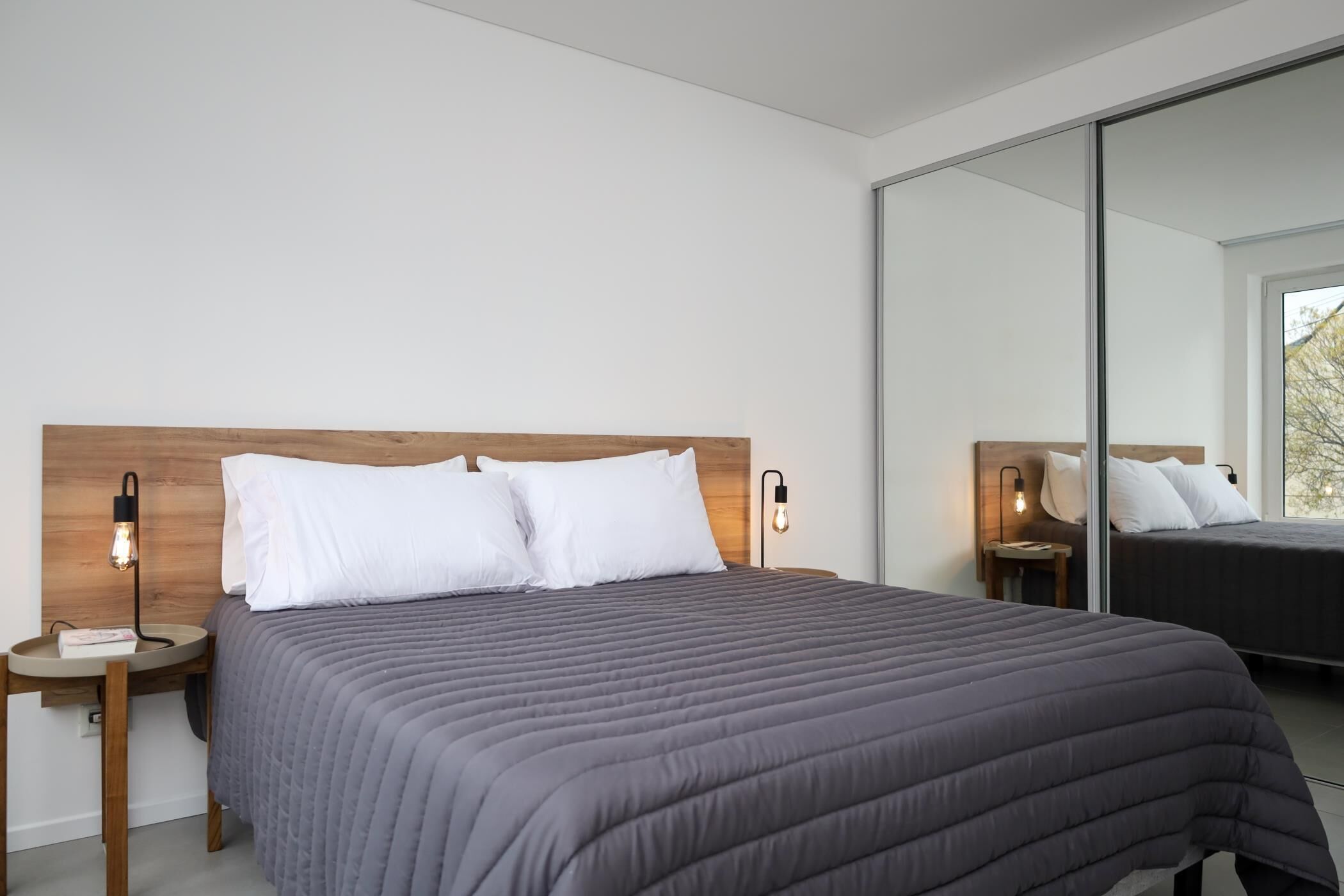 1 dormitorio, tabla de planchar con plancha, Internet y ropa de cama