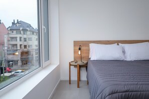 1 bedroom, iron/ironing board, internet, bed sheets