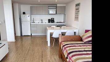 Fridge, microwave, oven, coffee/tea maker