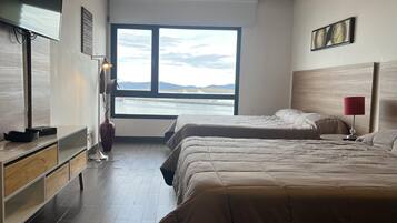 Bügeleisen/Bügelbrett, Internetzugang, Bettwäsche