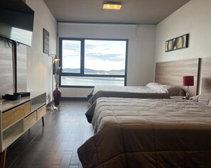 Iron/ironing board, Internet, bed sheets