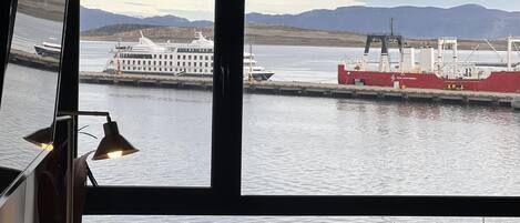 المنشأة من الداخل