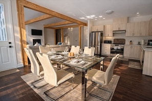 Dining - Muskoka Cottage Retreat | BBQ + Game Room Fun (Lake of bays)
