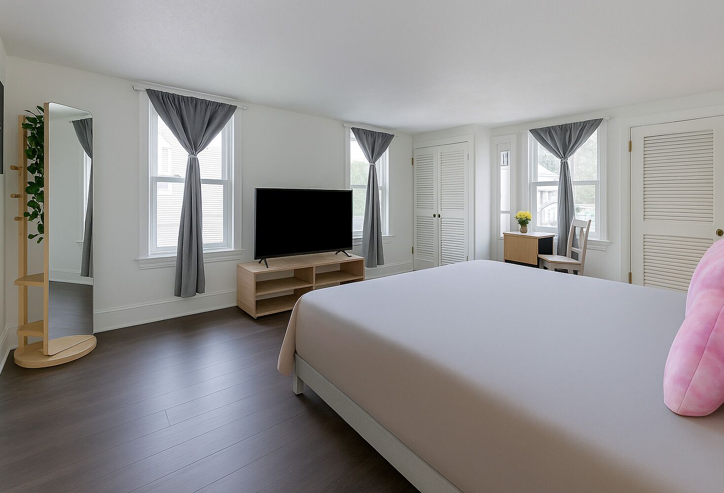 3 bedrooms, desk, travel crib, free WiFi