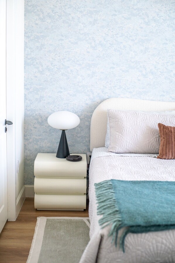 3 bedrooms, desk, iron/ironing board, free WiFi