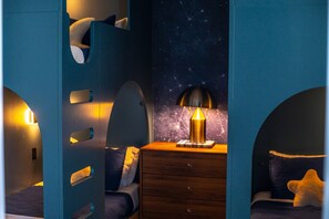 2 Schlafzimmer, Schreibtisch, Bügeleisen/Bügelbrett, kostenloses WLAN