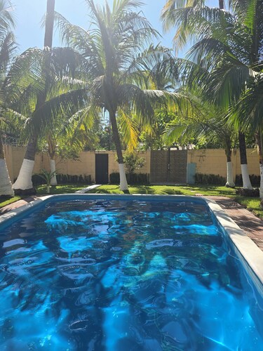Outdoor Paradise @ Rancho Lovo –La Libertad -Stunning and enjoyable beach house!
