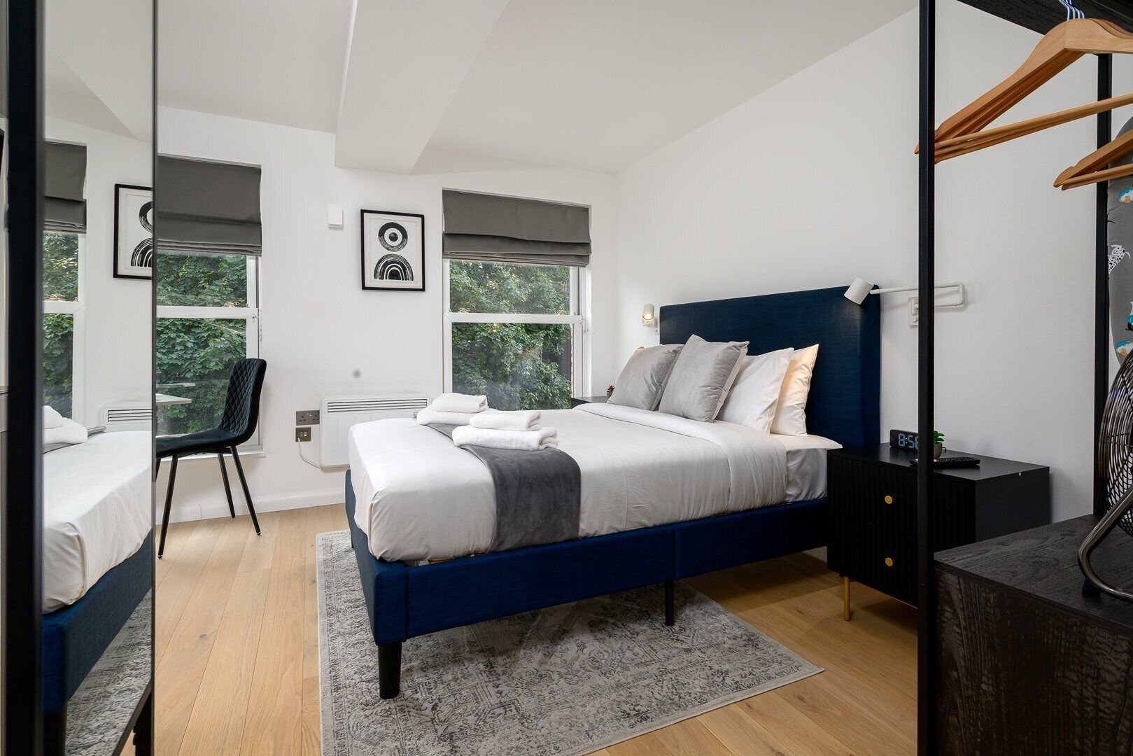 Iron/ironing board, Internet, bed sheets