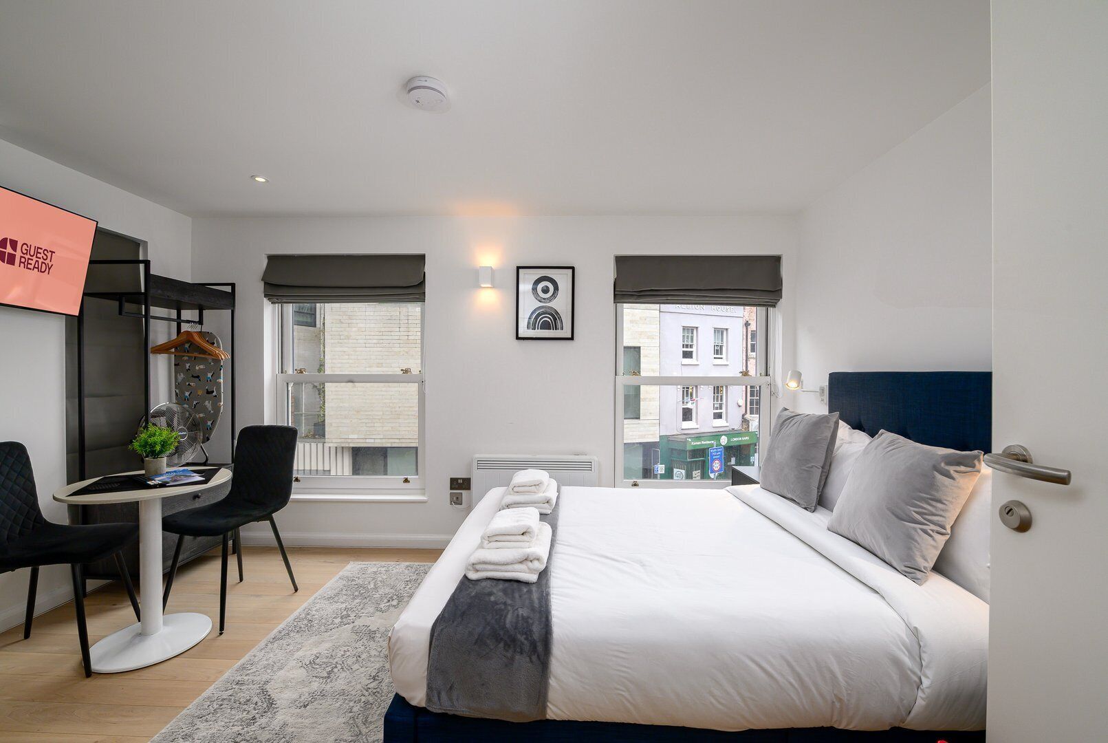 Iron/ironing board, internet, bed sheets