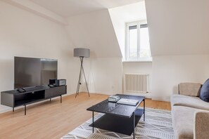 Télévision, chaîne hi-fi