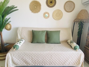 Interior - GREENBLUE 1 MILLION DOLLARS VIEW ORIENT BEACHFRONT KING BED BEACHPOOL PKG 4 SCES (Orient Bay)