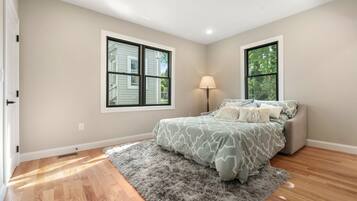 2 bedrooms, iron/ironing board, bed sheets