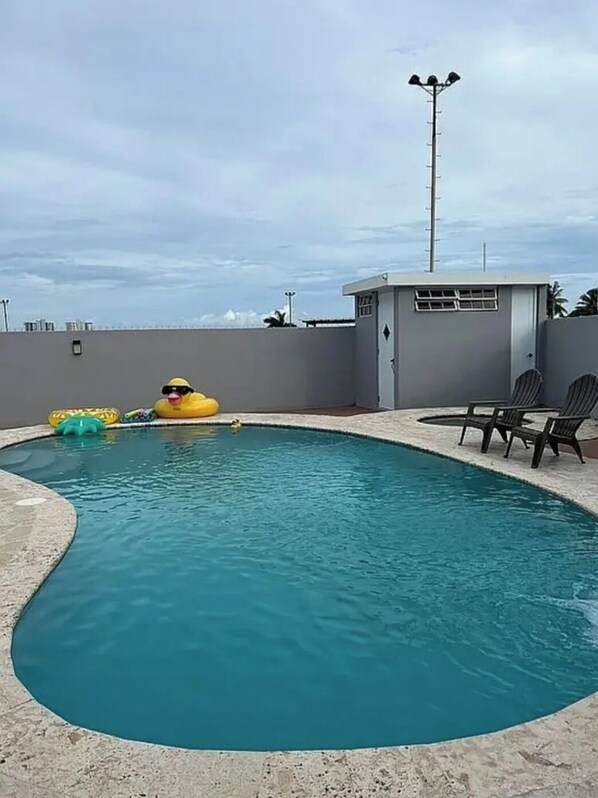 Utomhuspool
