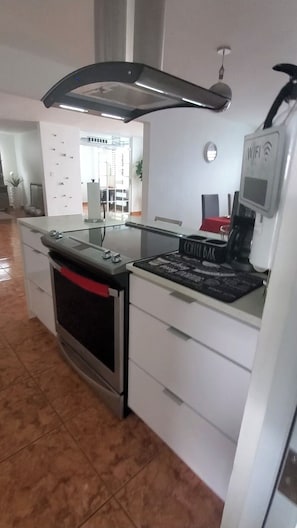 Microones, forn i placa de cuina