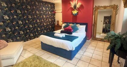 1 Bed Flat - Sleeps 5 - Pet friendly - Parking