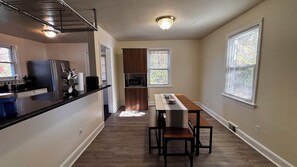 Kühlschrank, Ofen, Herdplatte, Geschirrspüler