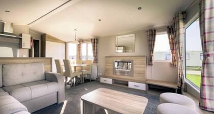 3 Bed-Sleeps 8-Free Parking-10 Min to Beach