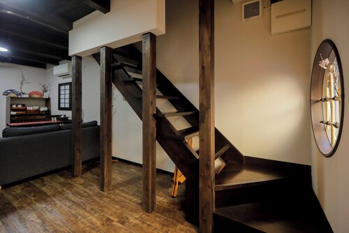 cozy tatami stylish double bedroom,10mins walk to TSUTENKAKU Tower