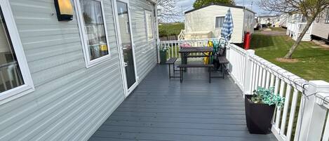 屋外ダイニングエリア