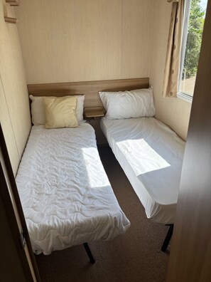 4 chambres, fer et planche à repasser, Wi-Fi, draps fournis