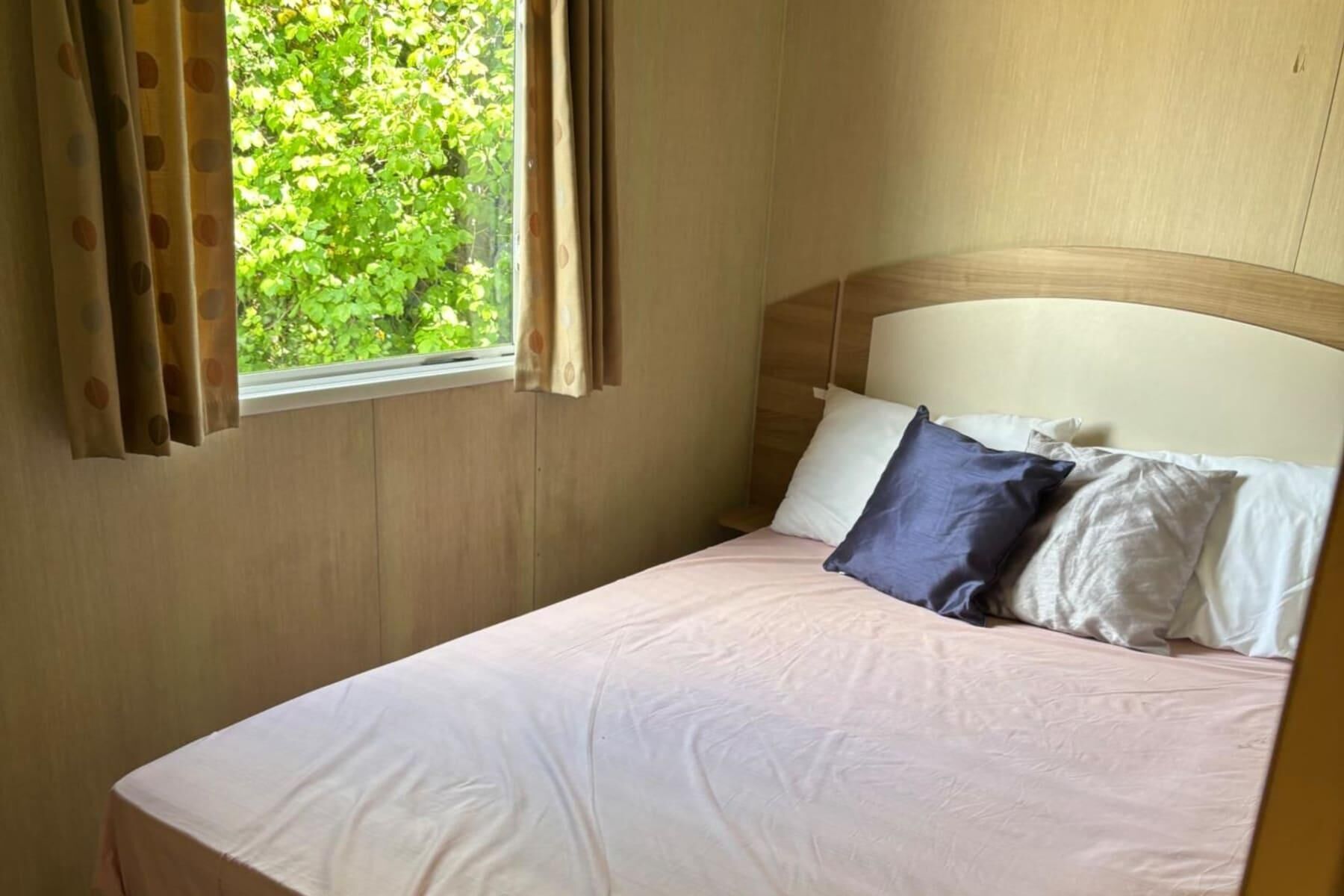 4 chambres, fer et planche à repasser, Wi-Fi, draps fournis