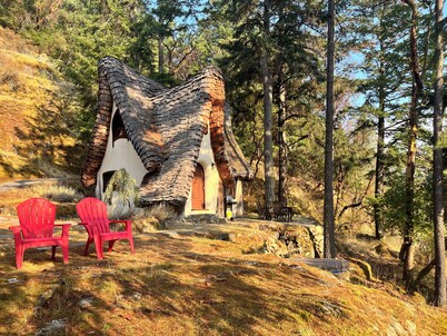 Malahat Fairyland Cottage