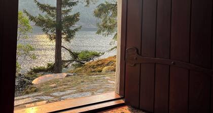 Malahat Fairyland Cottage