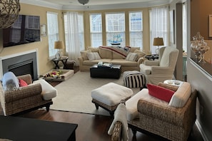 TV, fireplace, ping pong