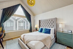 2 bedrooms, iron/ironing board, Internet, bed sheets