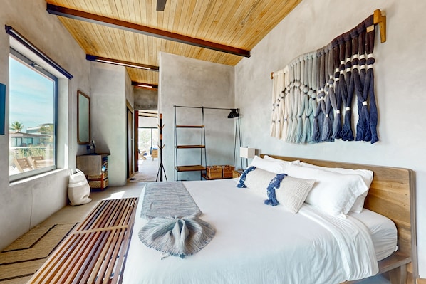 4 habitaciones, tabla de planchar con plancha, internet y ropa de cama 