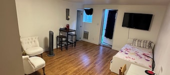 Spacious Furnished Studio. Private Bathroom kitchen Near UTM, Luxurious, Secured