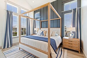 3 bedrooms, iron/ironing board, Internet, bed sheets