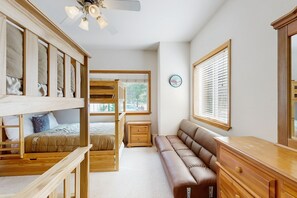 2 Schlafzimmer, Bügeleisen/Bügelbrett, Internetzugang, Bettwäsche