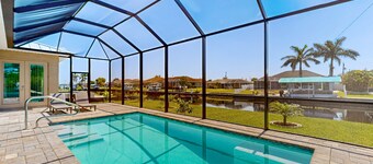 Luxurious waterfront home, pool, Gulf access, and pool table