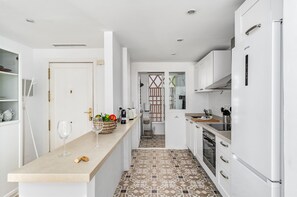 Fridge, microwave, oven, dishwasher