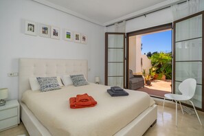 3 bedrooms, iron/ironing board, travel cot, free WiFi