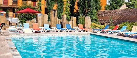 Piscine extérieure, piscine chauffée