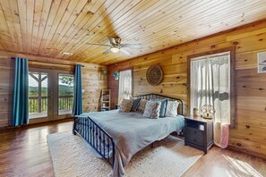 5 bedrooms, internet, bed sheets